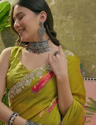 Green bandhani printed  chiffon saree with embroidered border and blouse piece 3