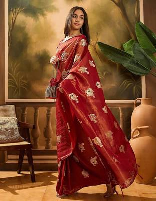Maroon woven design banarasi saree with blouse piece 4
