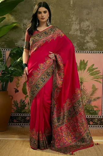 Magenta position printed zari weaving saree with contrast blouse piece