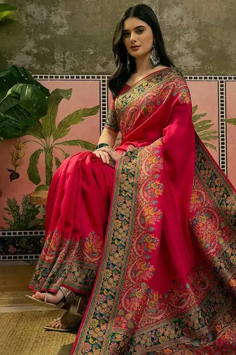 Magenta position printed zari weaving saree with contrast blouse piece