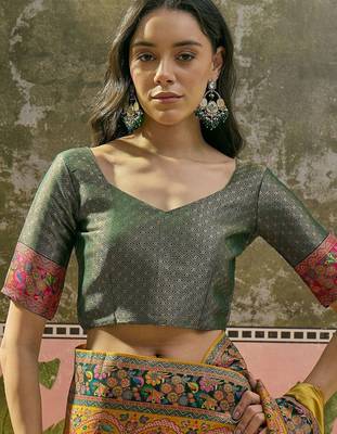 Mustard position printed zari weaving saree with contrast blouse piece 4