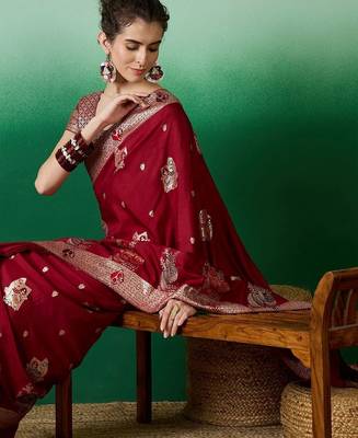 Maroon ethnic motif zari woven tassel detail kanjeevaram saree 5