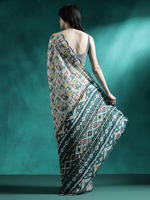 Blue geometric printed mirror work saree 3