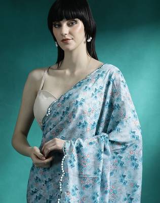Turquoise geometric printed saree with blouse piece 4
