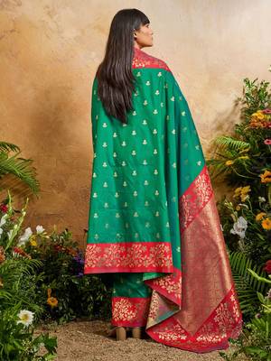 Green ethnic motifs woven design saree with unstitched blouse 5