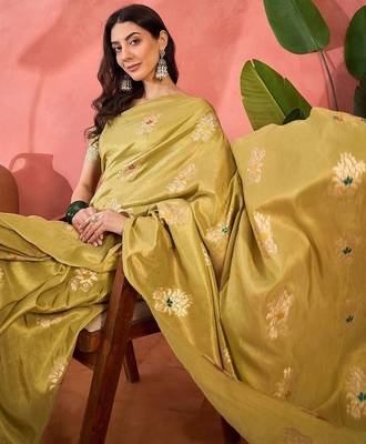 Green woven design banarasi saree with blouse piece 5