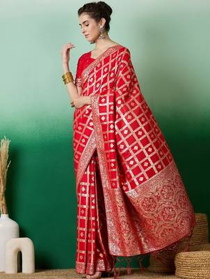 Red zari woven kanjeevaram saree with blouse piece 3
