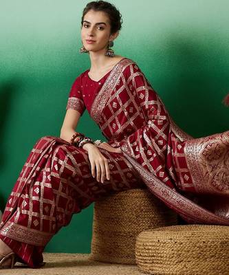 Maroon zari woven kanjeevaram saree with blouse 5