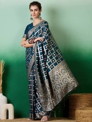 Teal zari woven checkered saree with blouse 3