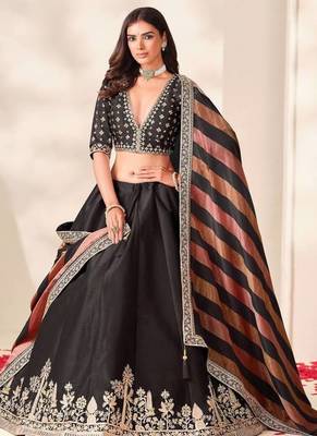 Black Embroidered Silk Blend Wedding Lehenga Choli Set 2