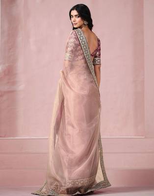 Pink sequinned saree with blouse piece 4
