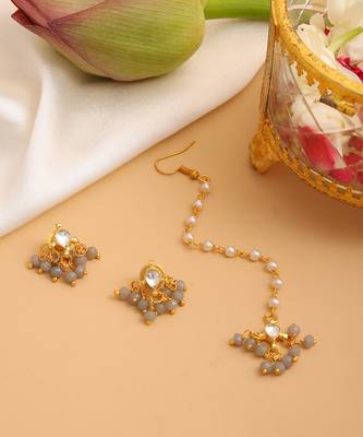 Gold plated kundan grey beaded maang tikka with earrings 2