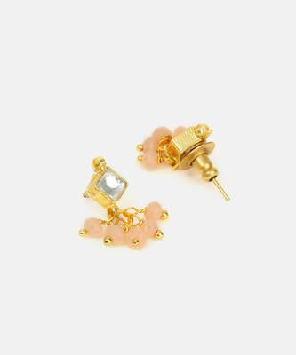 Gold plated kundan peach beaded maang tikka with earrings 5