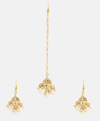 Gold plated kundan white beaded maang tikka with earrings 3