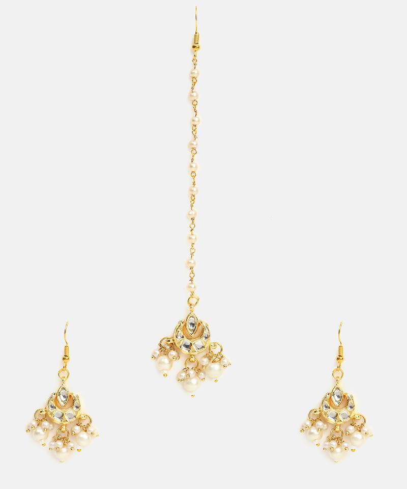 Gold plated kundan white beaded maang tikka with earrings