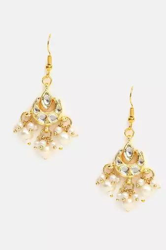 Gold plated kundan white beaded maang tikka with earrings