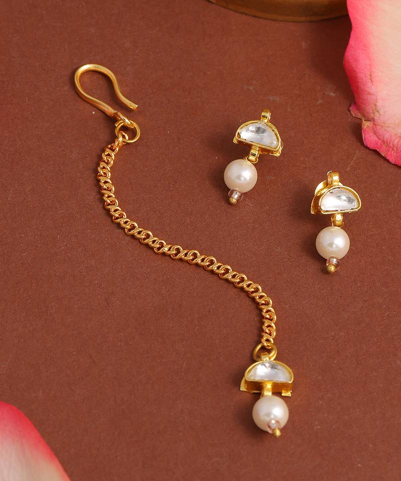 Gold plated kundan white beaded maang tikka with earrings