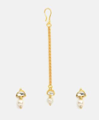 Gold plated kundan white beaded maang tikka with earrings 3