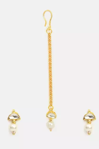 Gold plated kundan white beaded maang tikka with earrings
