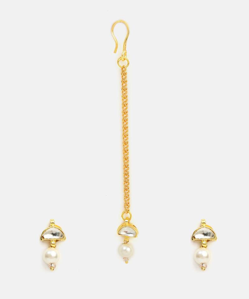 Gold plated kundan white beaded maang tikka with earrings