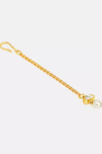 Gold plated kundan white beaded maang tikka with earrings