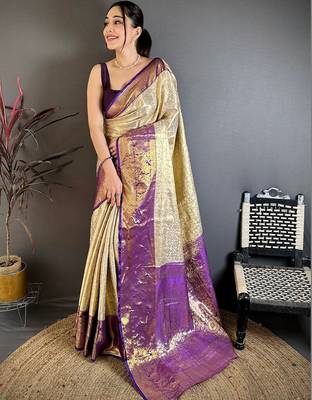 Cream woven design zari silk blend handloom kanjeevaram saree 2