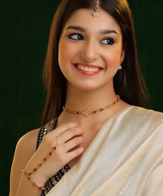 Gold plated kundan brown stones maang tikka with earrings 1