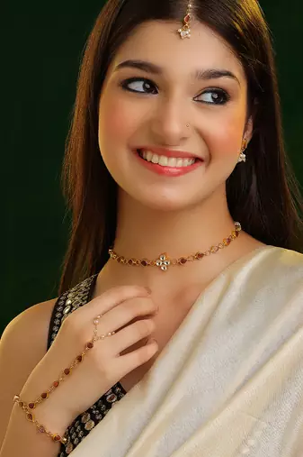 Gold plated kundan brown stones maang tikka with earrings