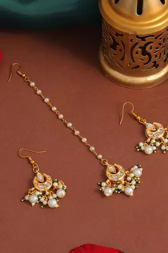 Gold plated kundan green and white beaded maang tikka with earrings