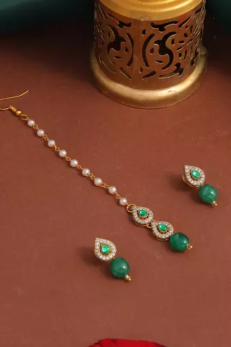 Gold plated kundan green beaded maang tikka with earrings