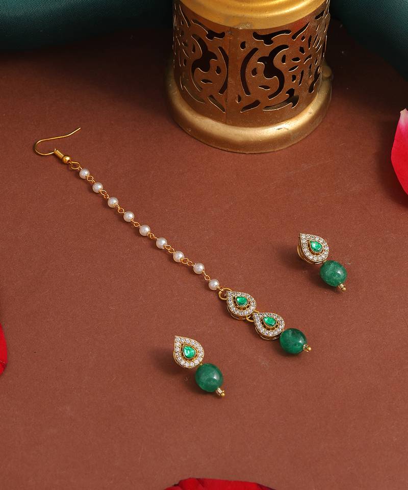 Gold plated kundan green beaded maang tikka with earrings