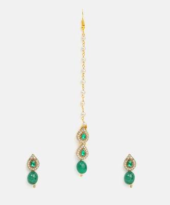 Gold plated kundan green beaded maang tikka with earrings 3