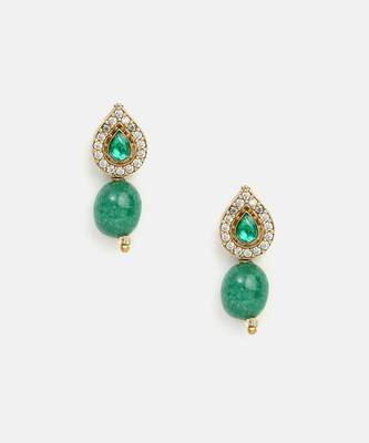 Gold plated kundan green beaded maang tikka with earrings 5