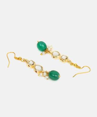 Gold plated kundan green beaded maang tikka with earrings 4