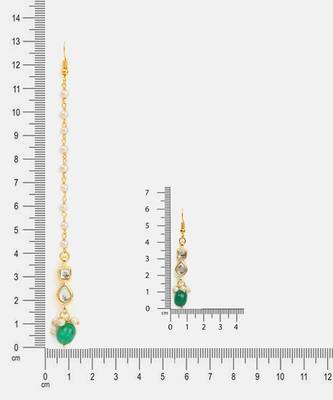 Gold plated kundan green beaded maang tikka with earrings 5