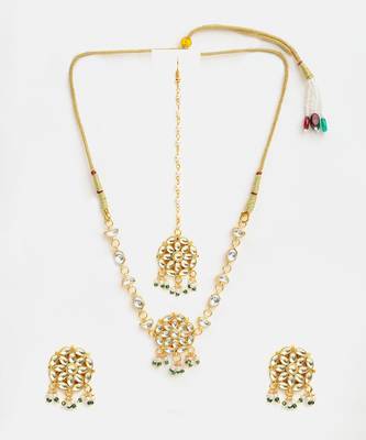 Gold plated kundan green beaded necklace set with maang tikka 2