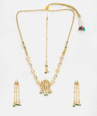 Gold plated kundan green beaded necklace set with maang tikka 2
