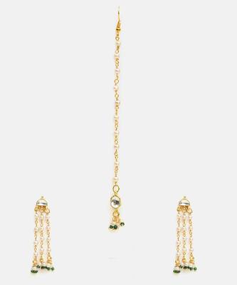 Gold plated kundan green beaded necklace set with maang tikka 4