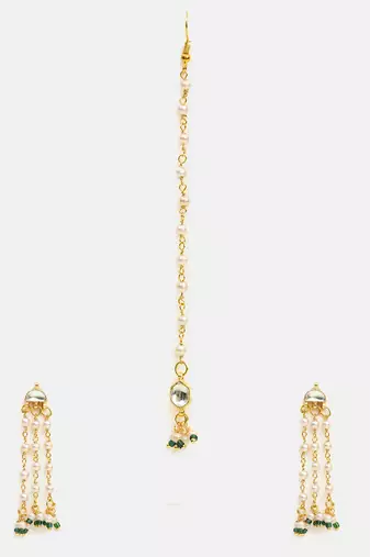 Gold plated kundan green beaded necklace set with maang tikka