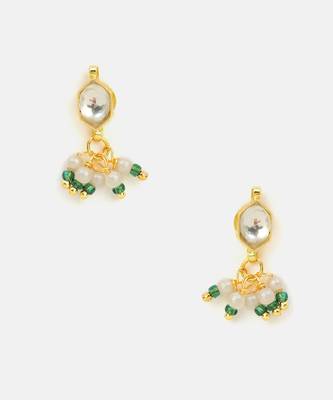 Gold plated kundan green beaded necklace set with maang tikka and haathphool 4
