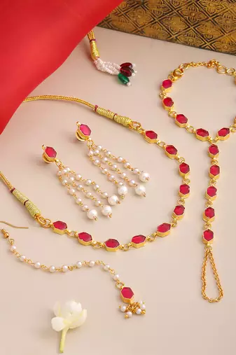 Gold plated kundan red stones necklace set with maang tikka and haathphool
