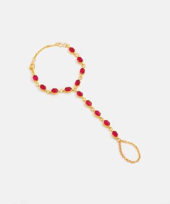Gold plated kundan red stones necklace set with maang tikka and haathphool 5