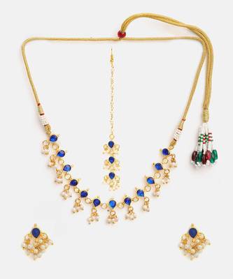 Gold plated kundan blue stones necklace set with maang tikka and haathphool 4
