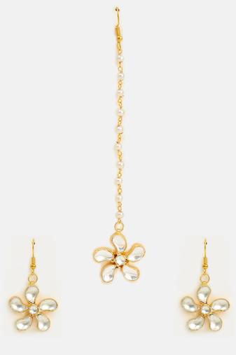 Gold plated kundan white stones floral maang tikka with earrings