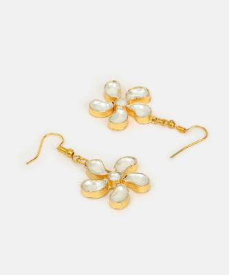 Gold plated kundan white stones floral maang tikka with earrings 4