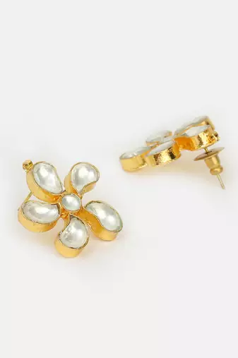 Gold plated kundan white stones beaded floral maang tikka with earrings