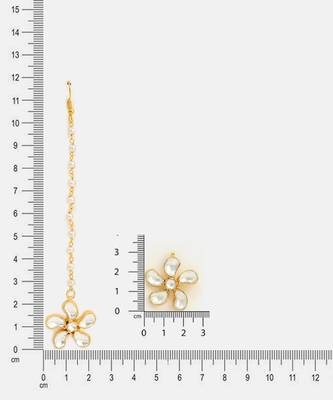 Gold plated kundan white stones beaded floral maang tikka with earrings 5