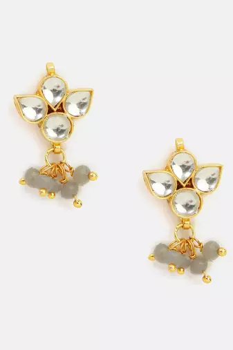 Gold plated kundan grey beaded maang tikka with earrings