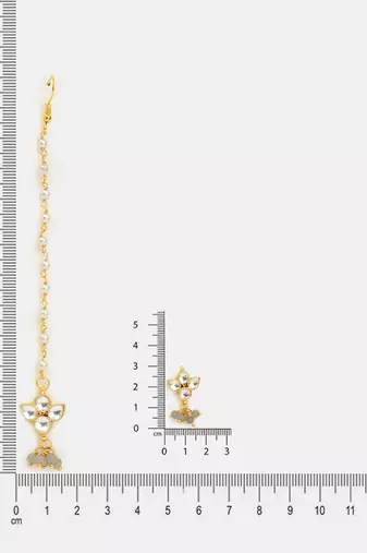 Gold plated kundan grey beaded maang tikka with earrings