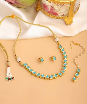 Gold plated kundan turquoise stones necklace set with maang tikka 1